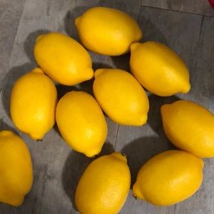 unscented-lemon vase filler